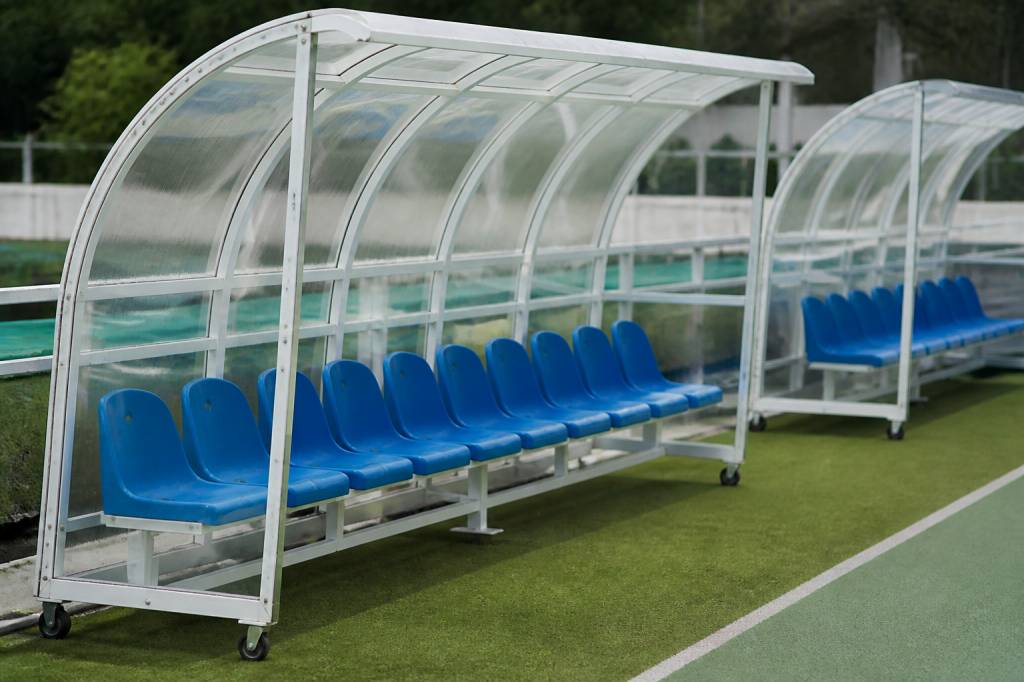 Bancs de touche : comment bien les choisir pour un club de sport